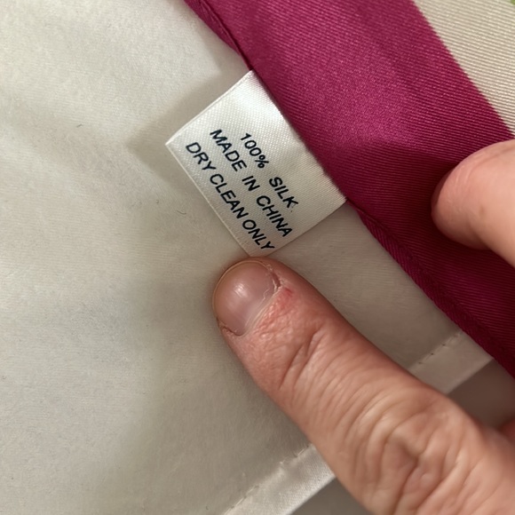 Lilly Pulitzer Pink 100% Silk Scarf Excellent Condition - Picture 5 of 9